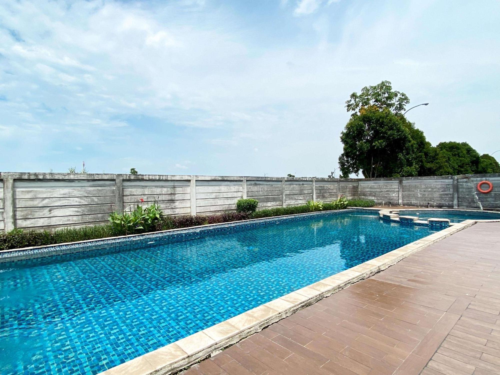 Restful And Comfy Enviro By Travelio Apartemen