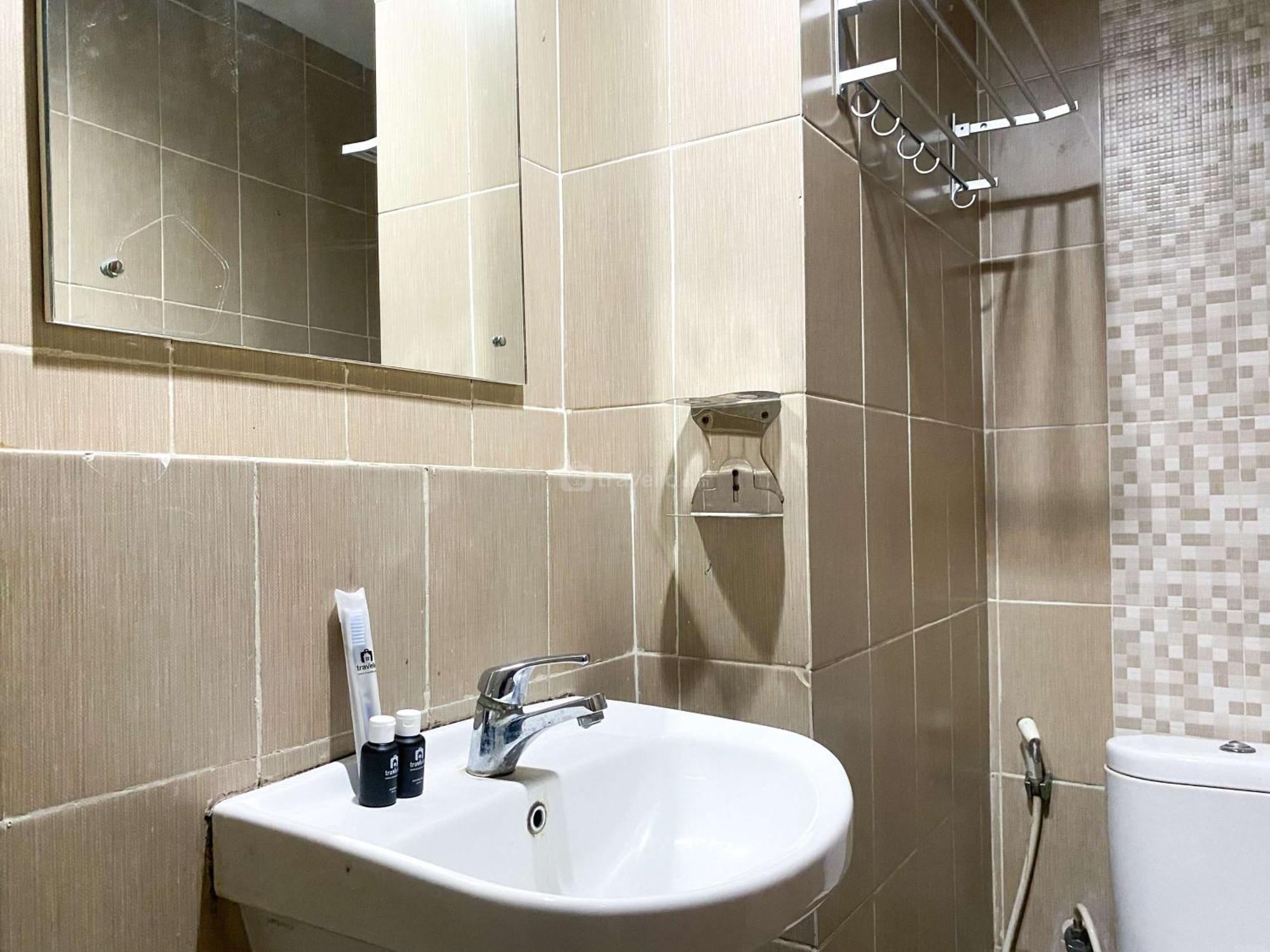 Restful And Comfy Enviro By Travelio * Cikarang